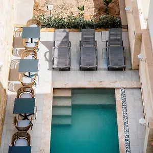 By Zzzing Guest house